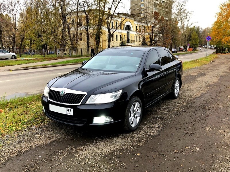 Skoda Octavia a5 черная