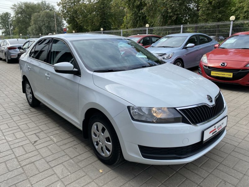 Skoda Rapid салон