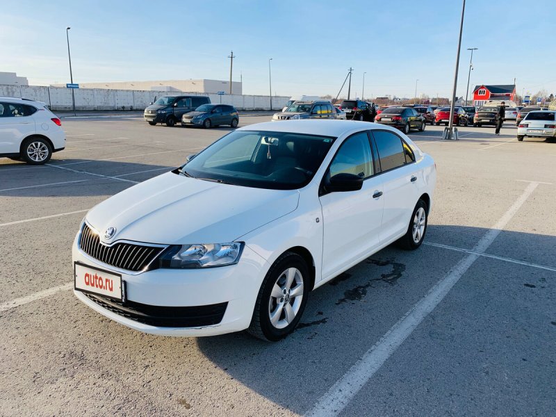 Skoda Rapid 2022 синий