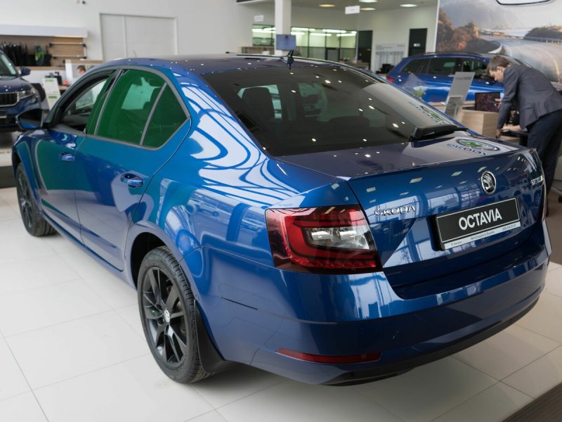 Skoda Octavia a7 синяя