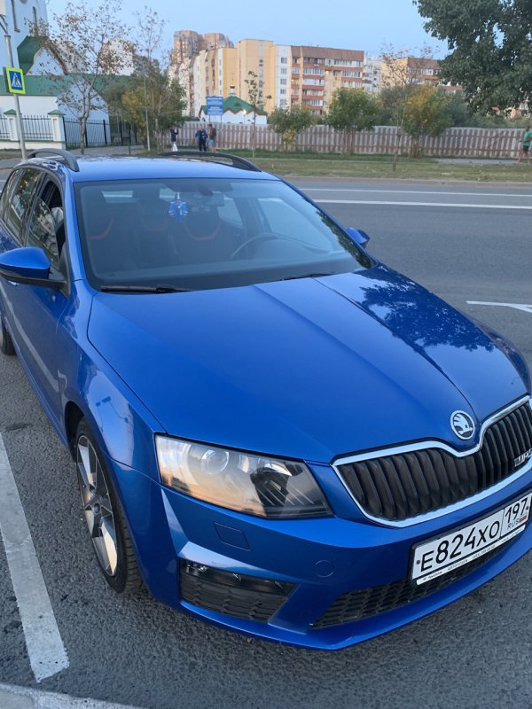 Skoda Octavia RS 2021 синяя