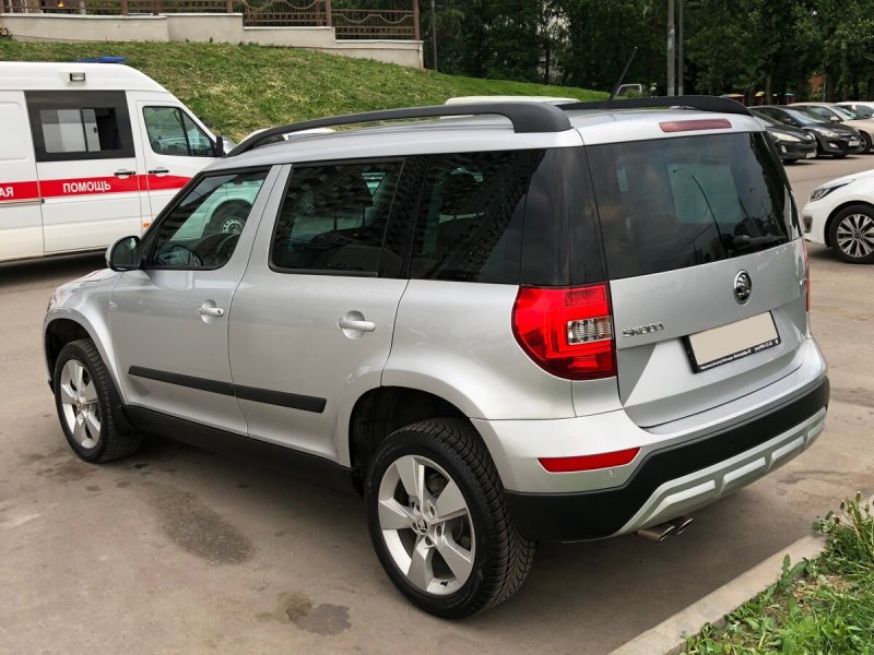 Skoda Yeti 2015 белый