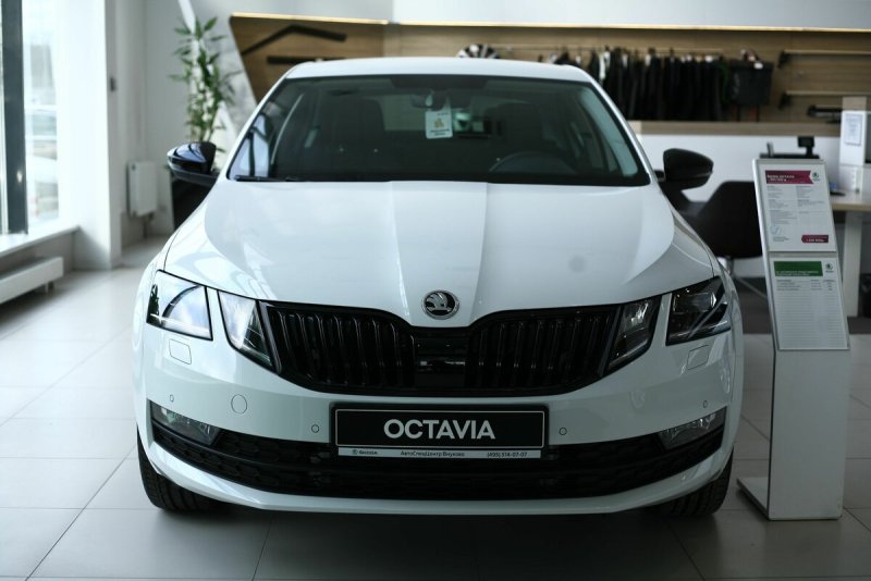 Skoda Octavia a7 FL белая