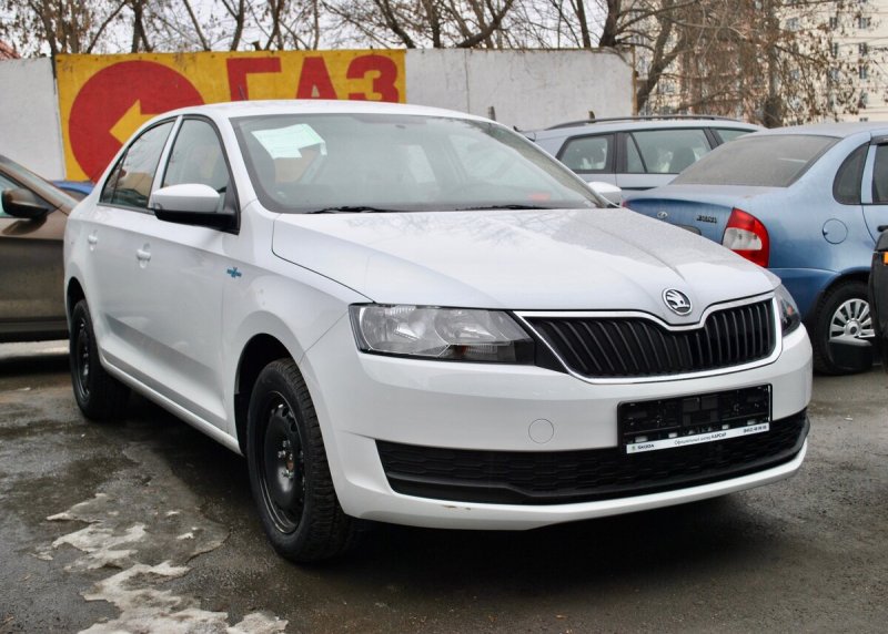 Skoda Rapid 2019 белый