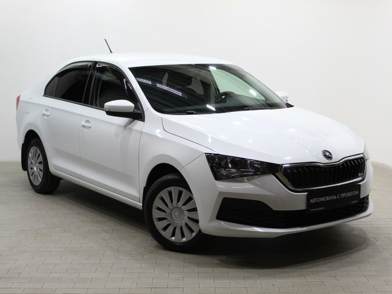 Skoda Rapid 2020 белая