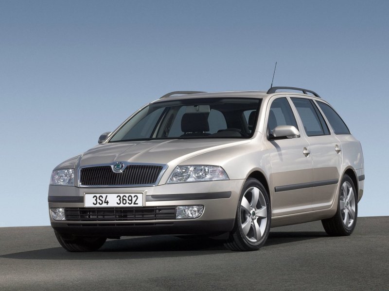 Skoda Octavia Combi 2