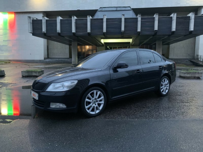 Skoda Octavia a5 черная