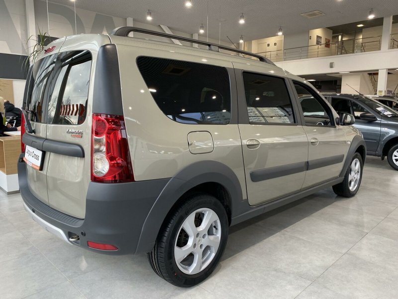 Лада Ларгус на штампах