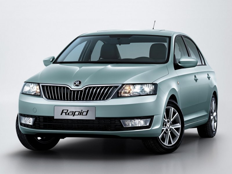 Машина Skoda Rapid