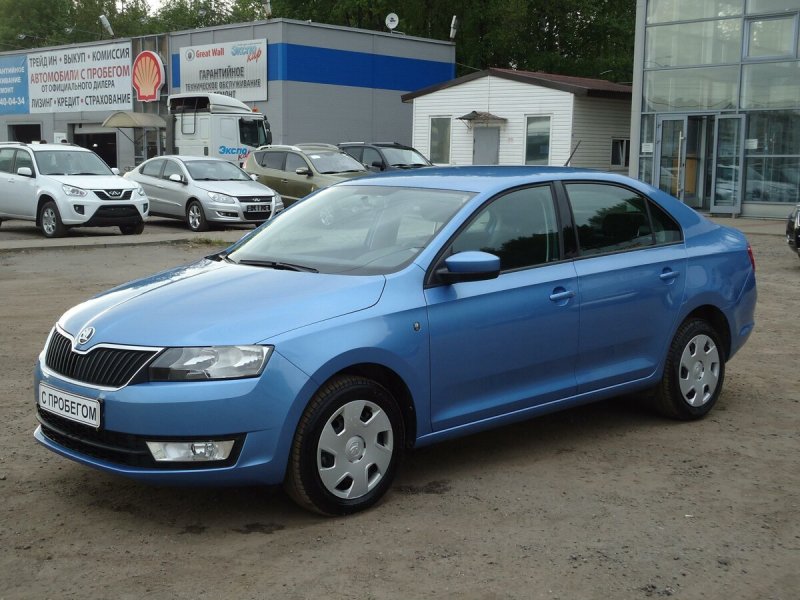 Skoda Rapid 2014 синяя