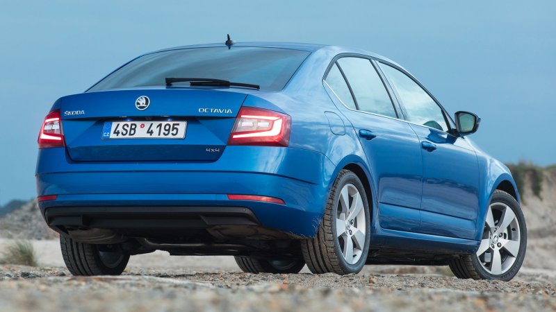 Škoda Octavia a8 сзади