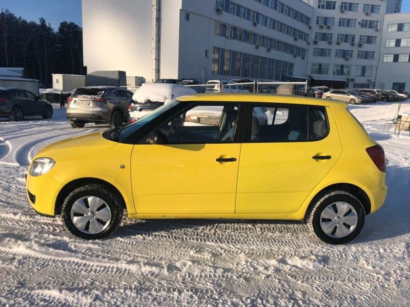 Fabia 2 Yellow