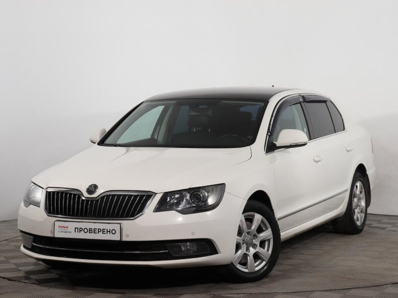 Машина Skoda Superb