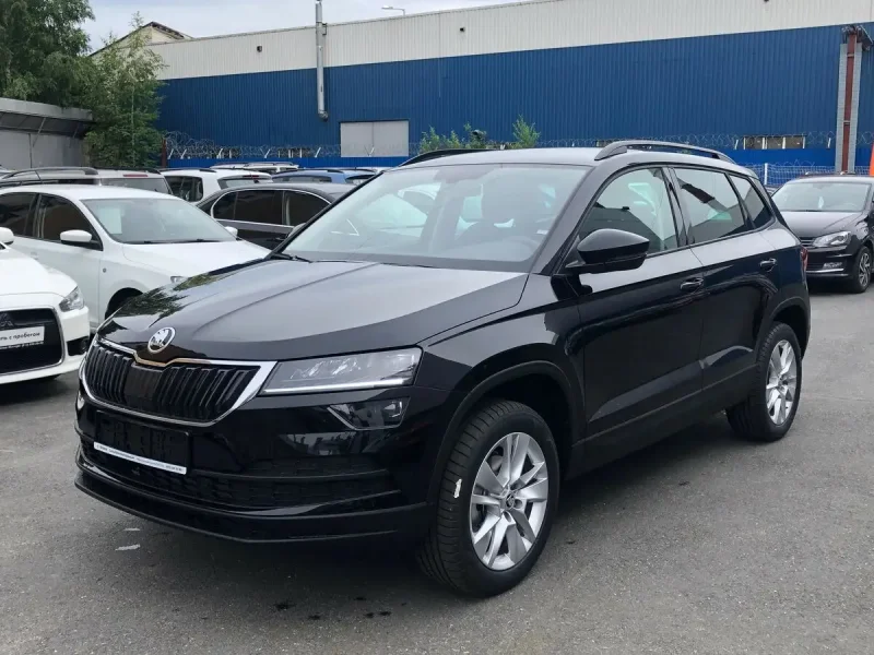 Škoda Karoq черный