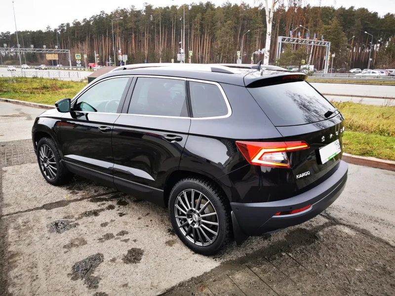 Skoda Karoq черный