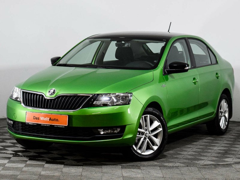 Skoda Rapid зеленая