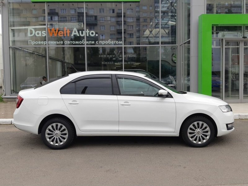 Skoda Rapid 2020 зад