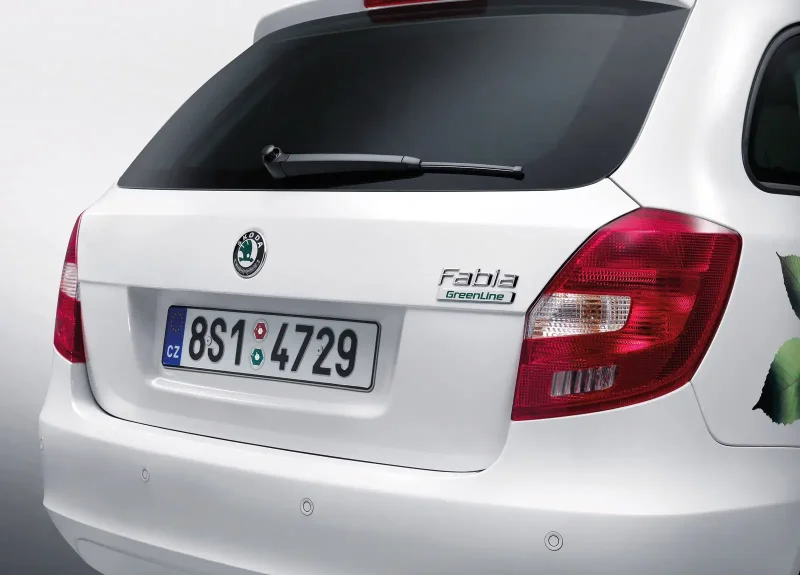 Škoda Fabia сзади