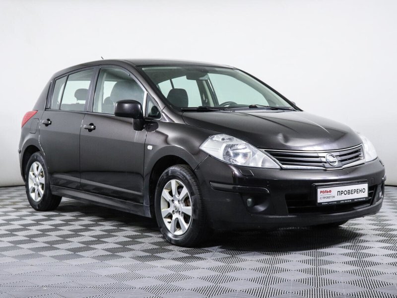 Nissan Tiida 2011