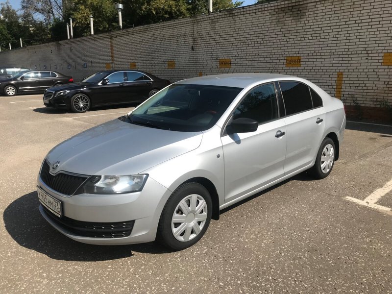 Skoda Rapid 2014 синяя