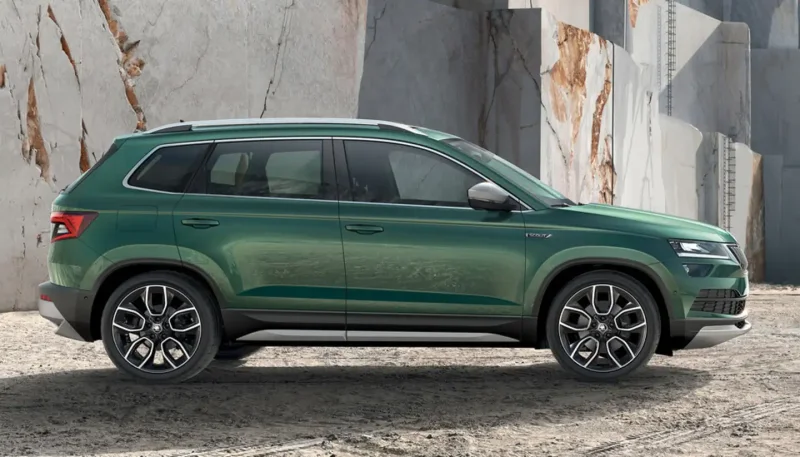 Skoda Karoq зеленый