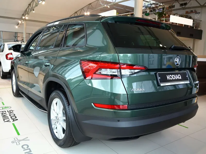 Skoda Kodiaq зеленый Emerald металлик