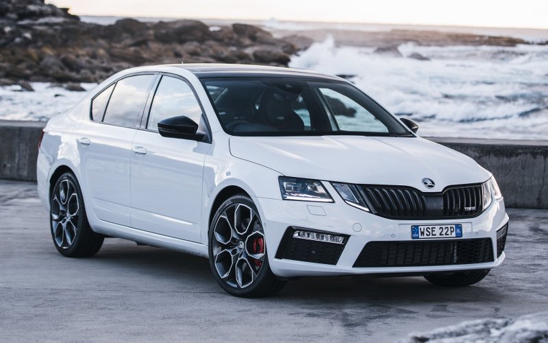 Škoda Octavia RS a7 белая