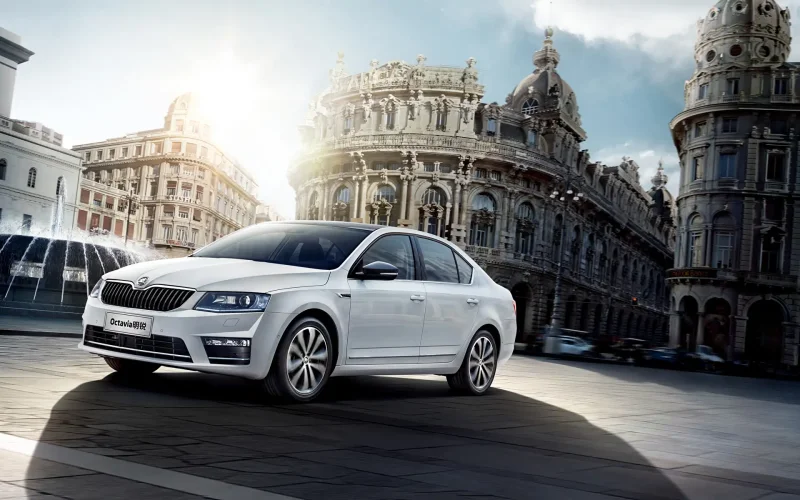 Skoda Octavia a7 Рестайлинг белая