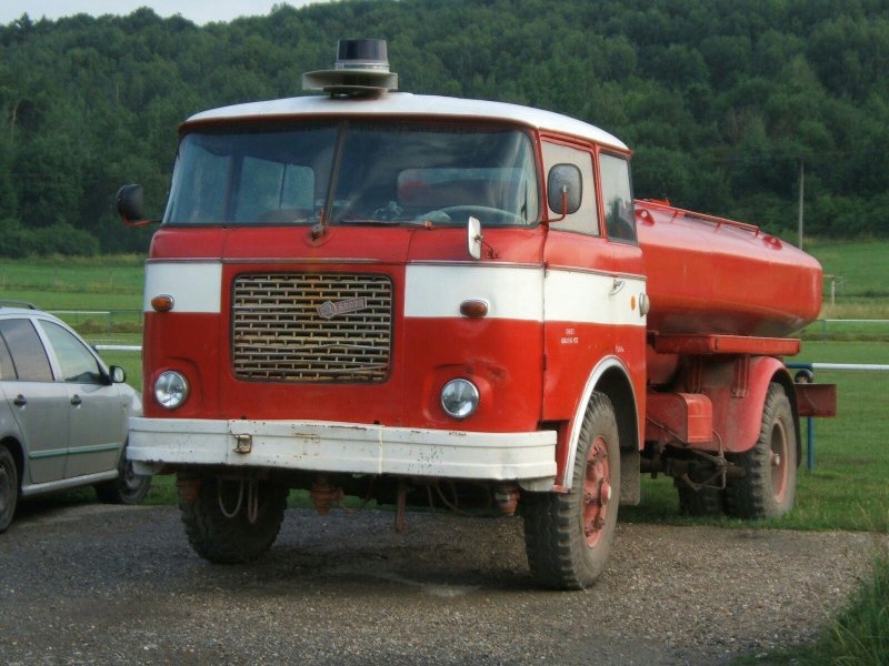 706 Skoda Karosa