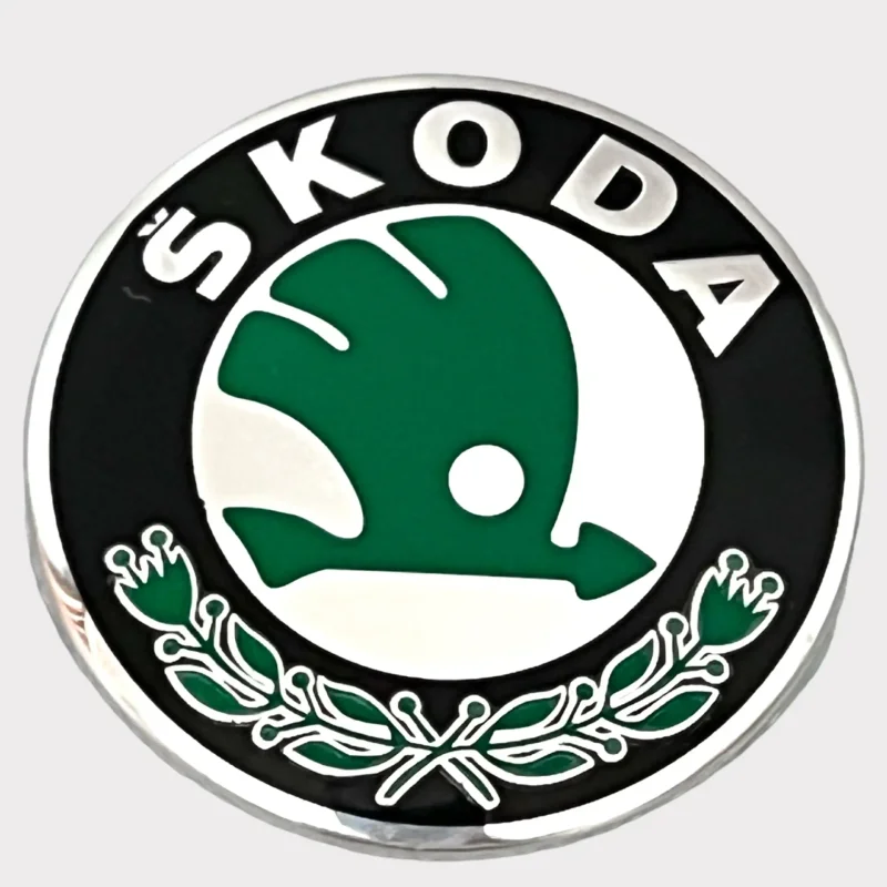 Обои логотип Шкода Октавия в7