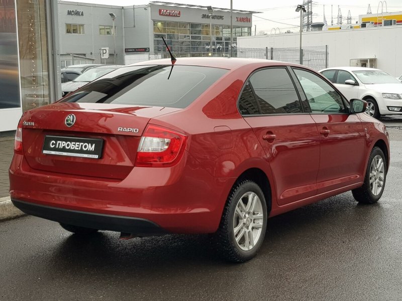 Škoda Rapid Monte Carlo красная