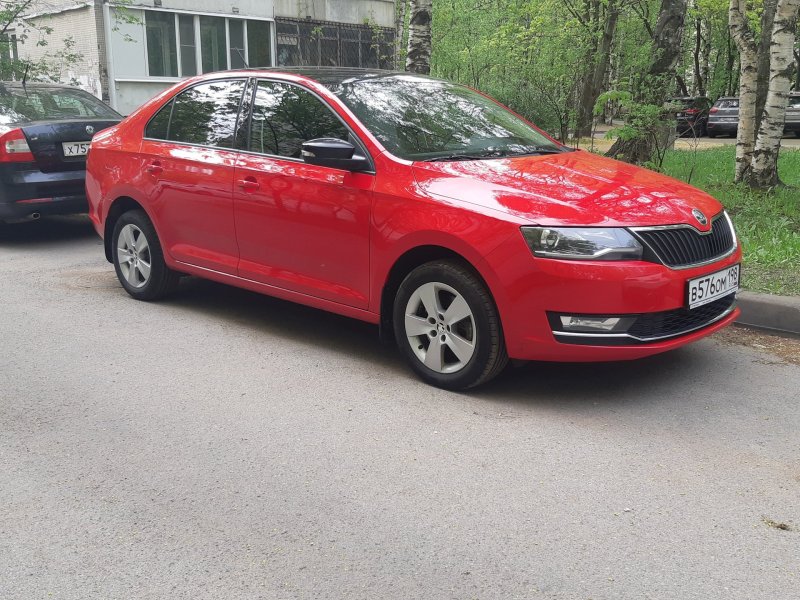 Skoda Rapid Red 2014