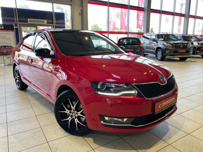 Skoda Rapid 2020 красный