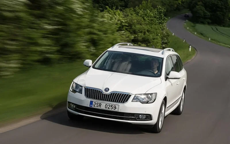 Skoda Superb Combi 2013