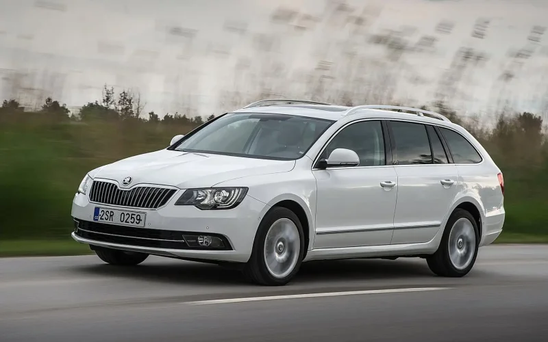 Skoda Superb Combi 2013