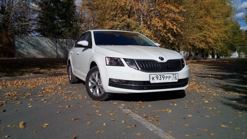 Skoda Octavia a7 FL белая