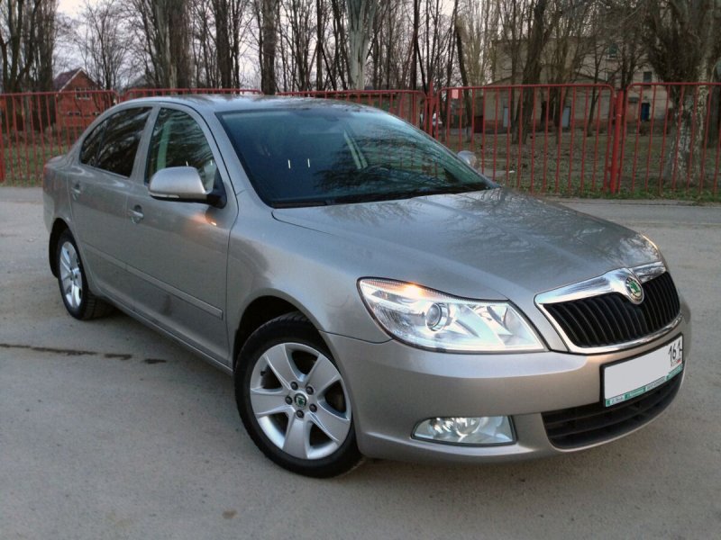 Skoda Octavia a5 бежевый