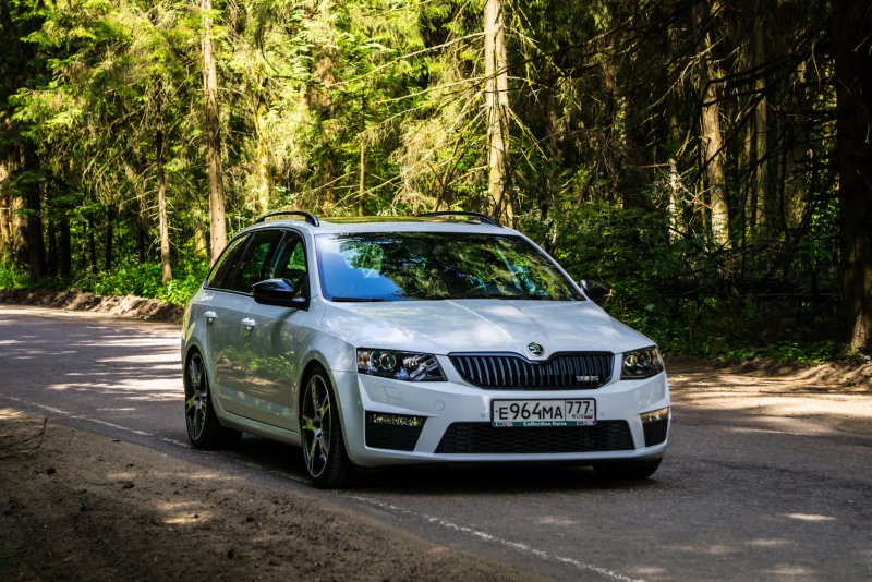 Škoda Octavia RS a7 белая