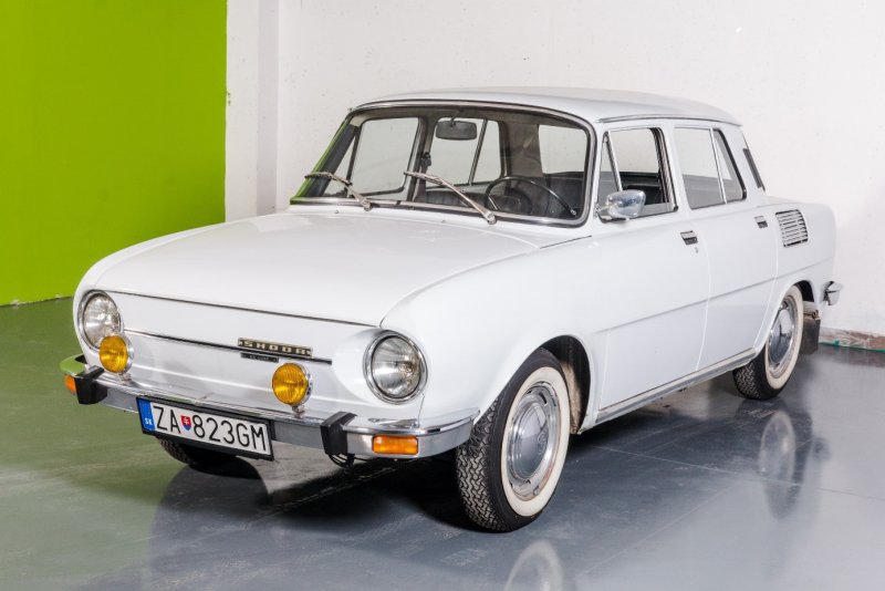 Skoda 100 LS