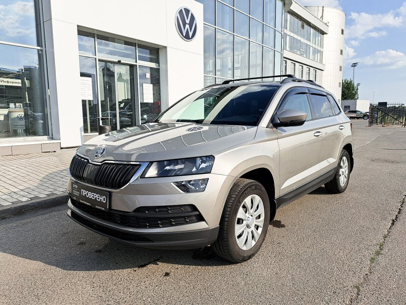 Skoda Karoq сзади