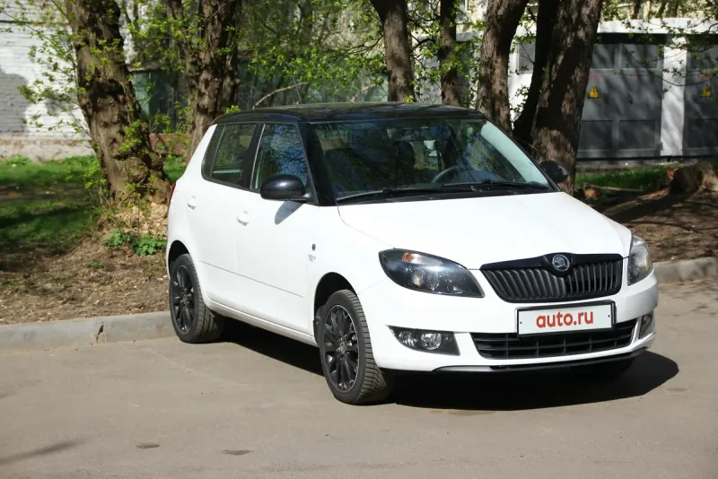 Skoda Fabia 2 белая