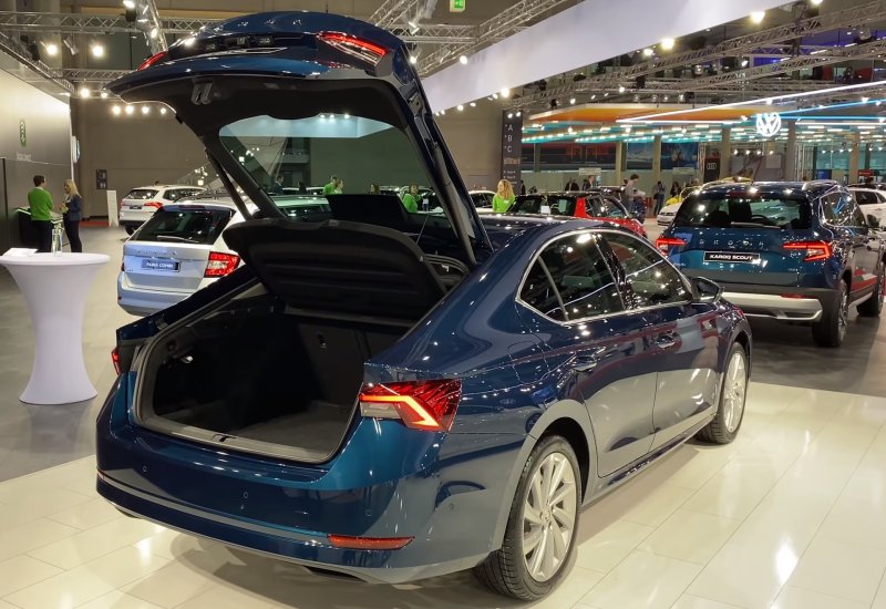Skoda Octavia 2020 багажник