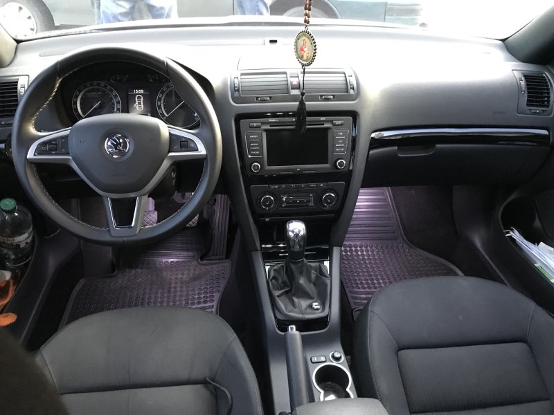 Skoda Octavia 2010 Interior