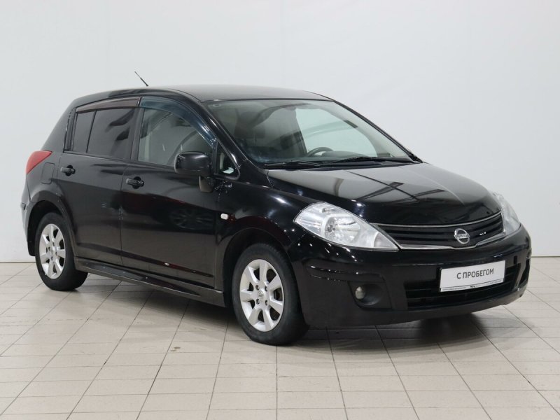 Nissan Tiida 2011 хэтчбек