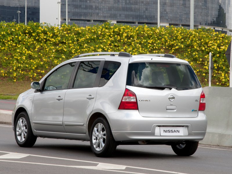 Автомобили Nissan Livina i 2006 – 2013 минивэн