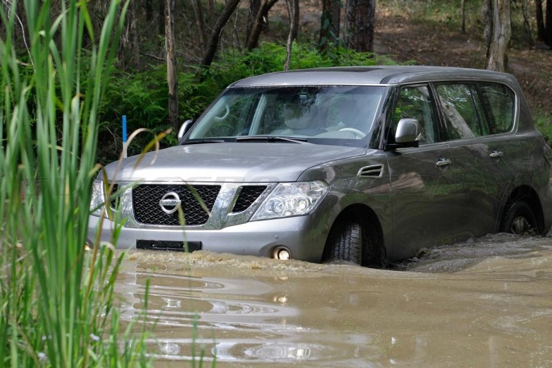 Ниссан Патрол 2011