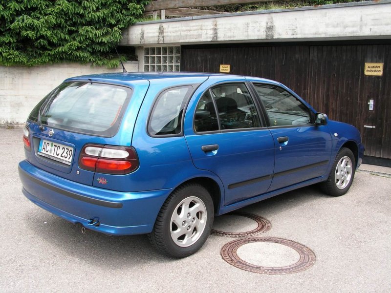 Nissan Almera n15 хэтчбек