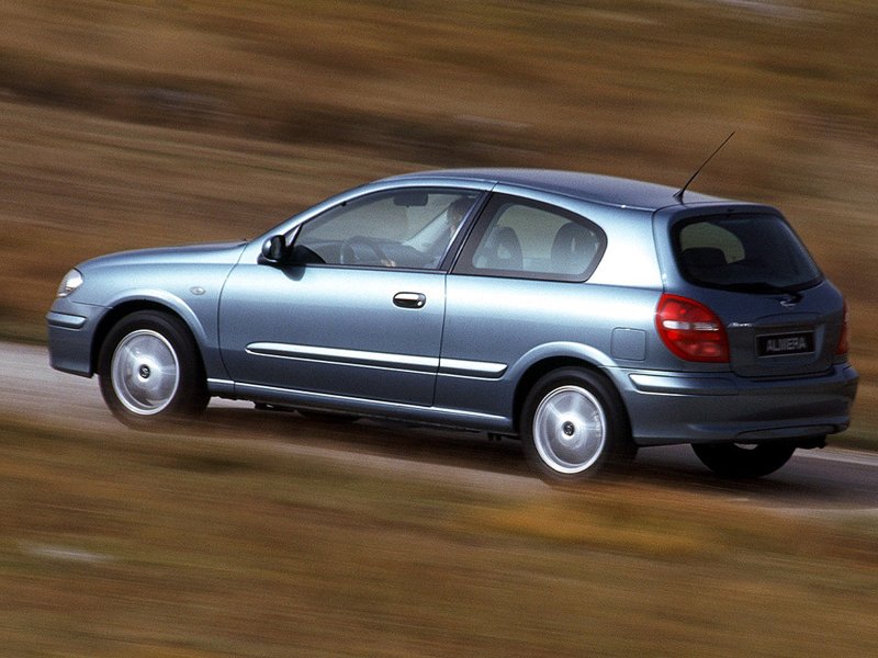 Nissan Almera n16 хэтчбек