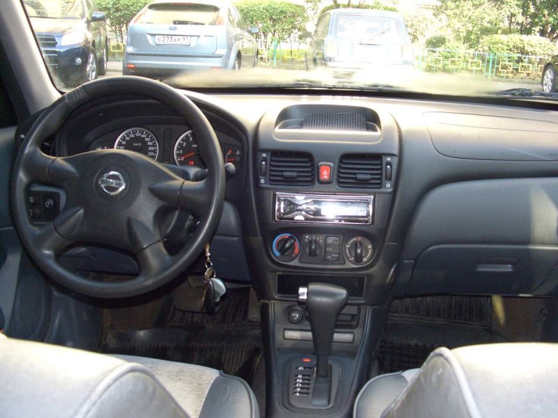 Nissan Альмера 2004