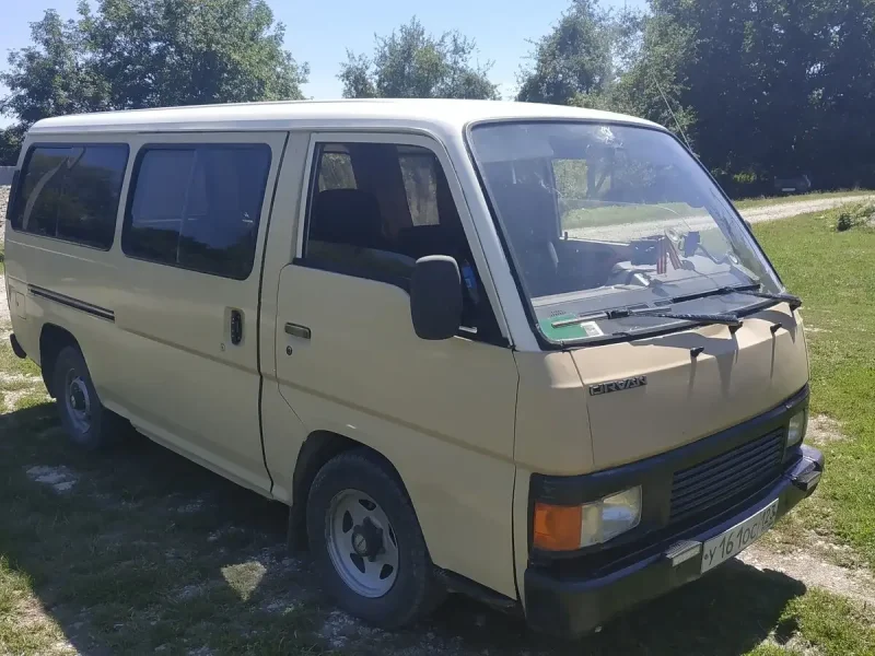 Nissan Urvan e23